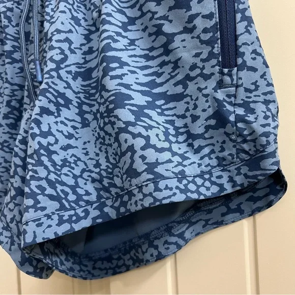 Athleta Girl All Play 3" Short in Blue, Size XL (14) - Picture 3 of 9